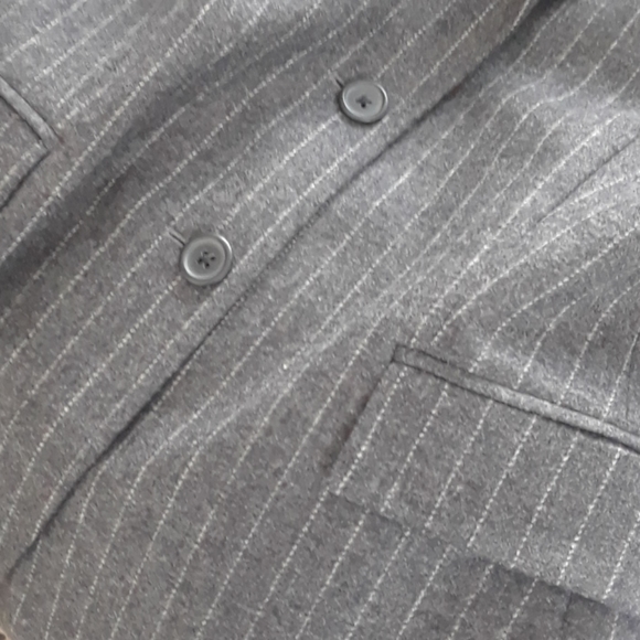 J.CREW..NWT..GRAY PINSTRIPE SUIT - Picture 8 of 13